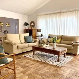 https://casa-cristina-puerto-del-carmen-lanzarote.puertodelcarmen-hotels.org